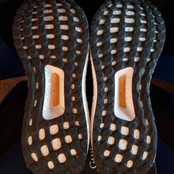 Adidas Ultraboost GOT Edition - Picture 6 of 6